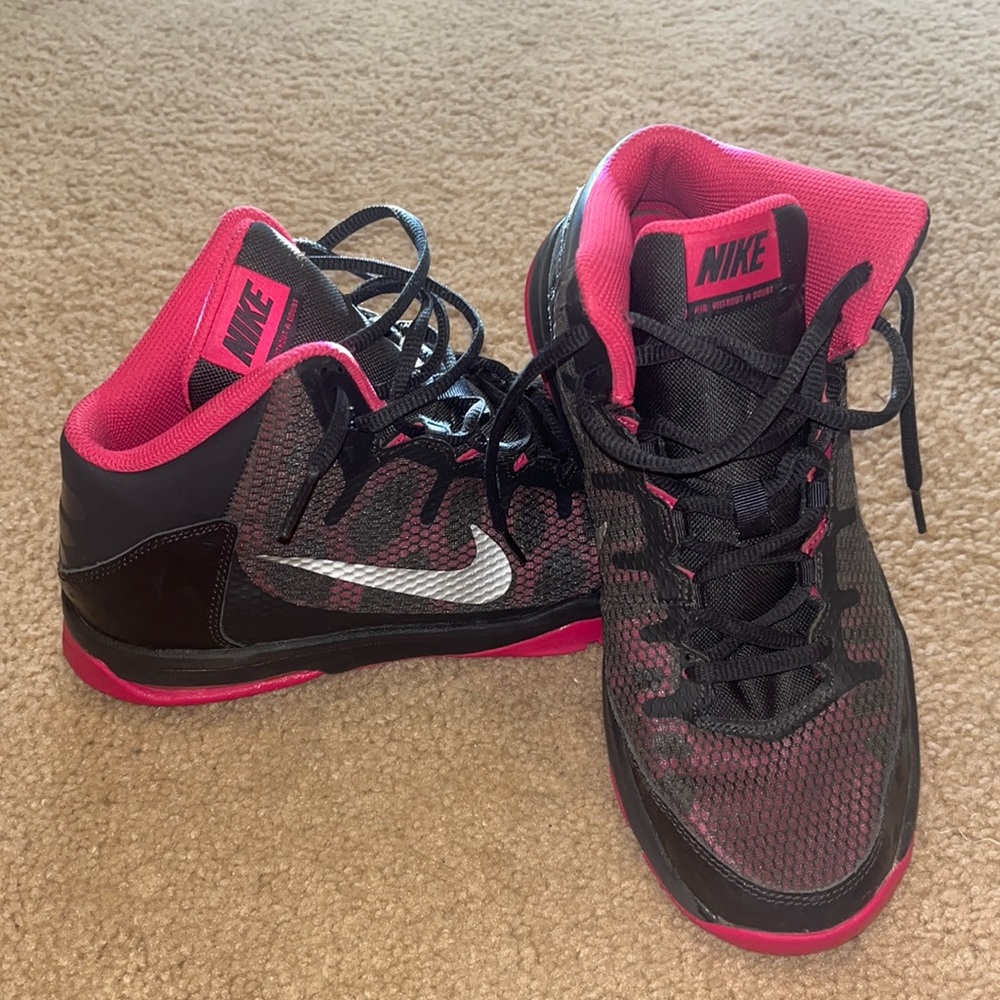 Almost new Nike womens basketball shoes